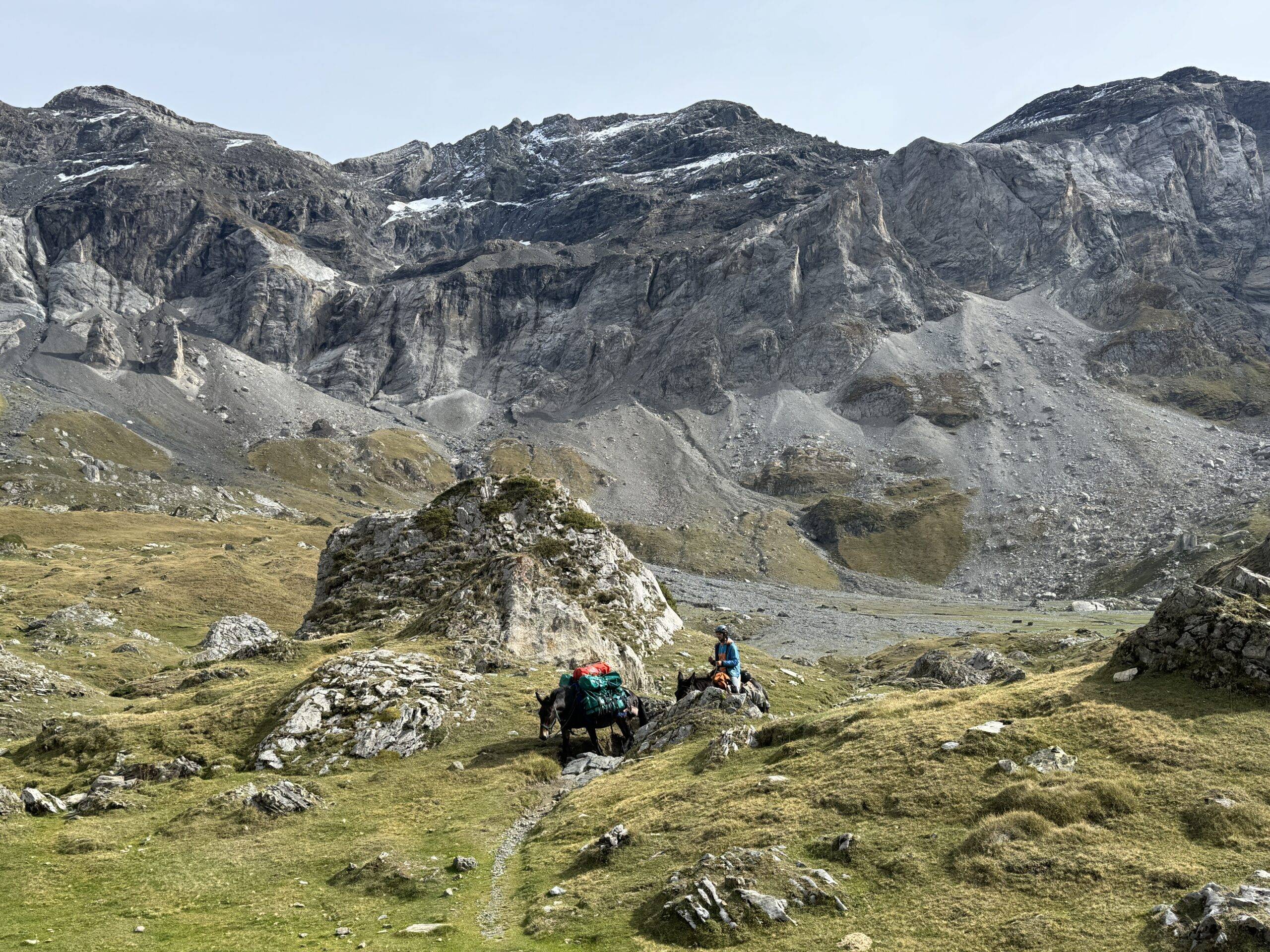 le parc national à cheval dans les Pyrénées - gandalha voyages